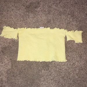 Cropped off the shoulder lettuce top